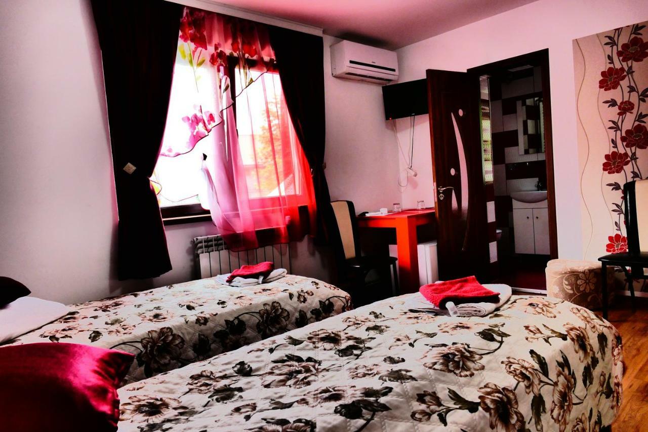 Pensiunea Roua Florilor Hotel Anina Buitenkant foto