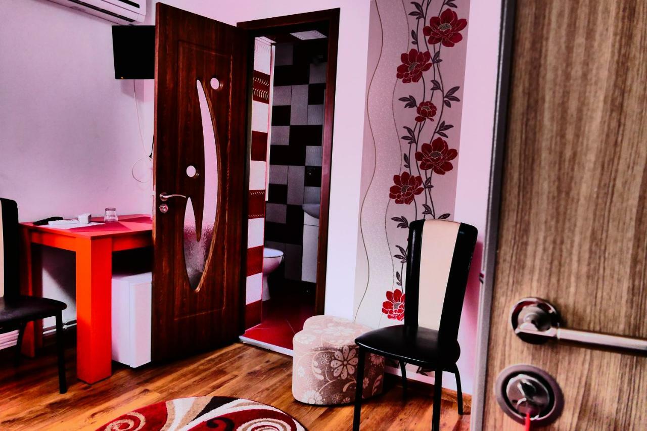 Pensiunea Roua Florilor Hotel Anina Buitenkant foto