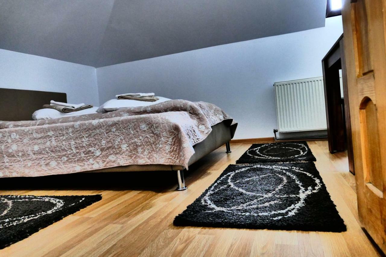 Pensiunea Roua Florilor Hotel Anina Buitenkant foto