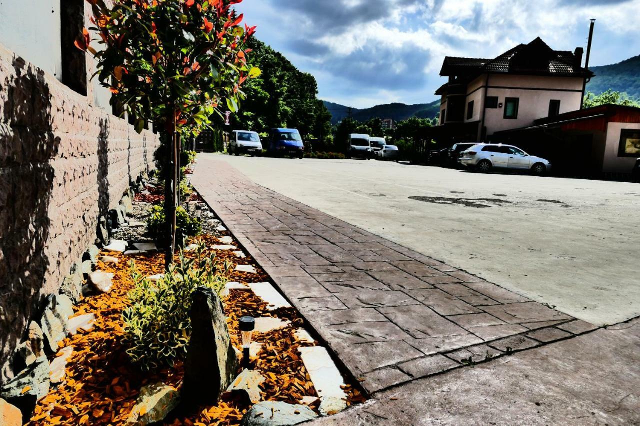 Pensiunea Roua Florilor Hotel Anina Buitenkant foto