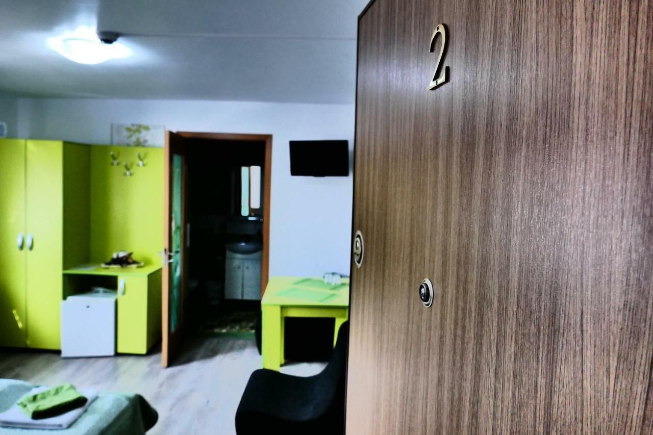 Pensiunea Roua Florilor Hotel Anina Buitenkant foto